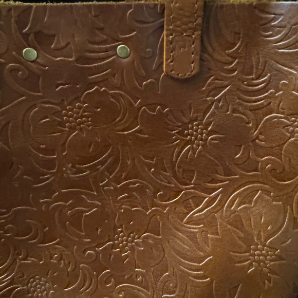 Used Portland Leather Goods Meadow Mini Crossbody Tote Leather Snap Closure - Picture 3 of 9